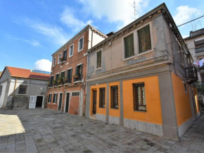 Отель Locazione Turistica Isola di San Pietro-2  Венеция